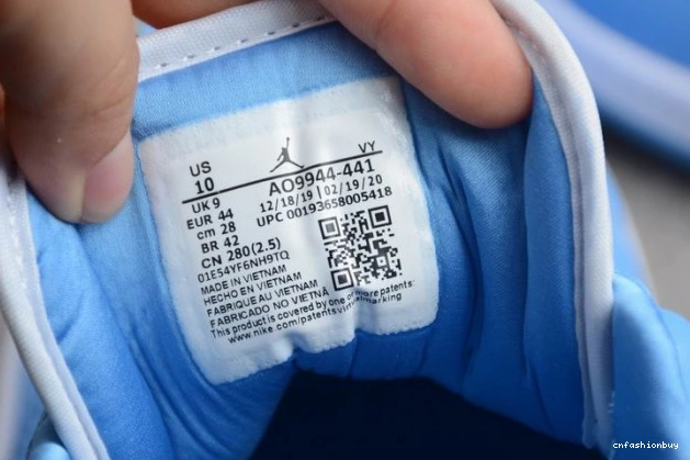 Jordan Low (W) 1 Air AO9944-441 UNC 1114